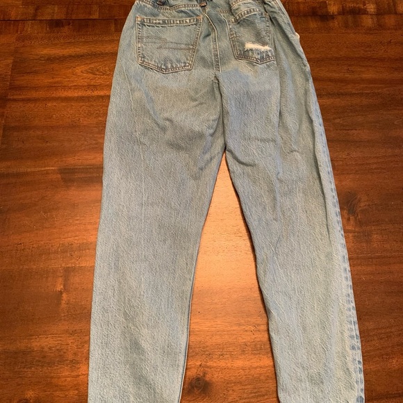 American Eagle Highest Rise Mom Jeans Women’s 00 Short - Picture 5 of 7